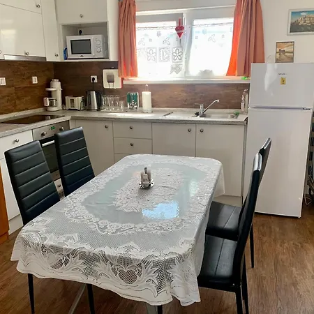 Sára Buzsák Csisztapuszta