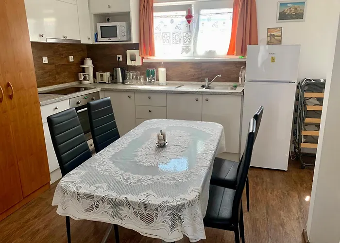 Sára Buzsák Csisztapuszta